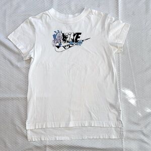 Nike Girls Large floral tshirt, washed but not worn